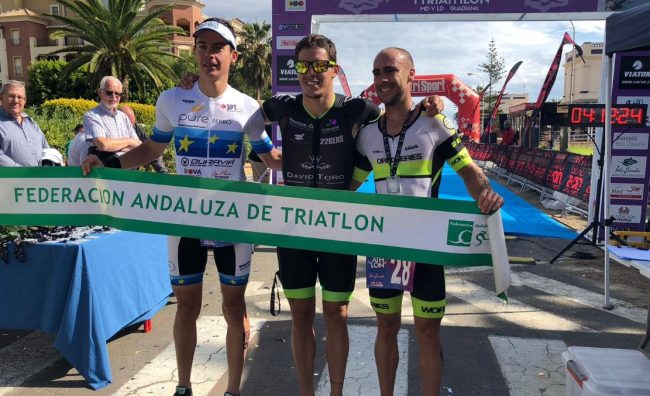 podium-masculino-guadiana-triatlon